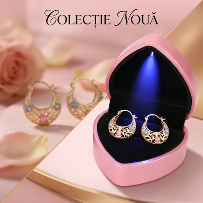 💐 Strălucește cu eleganță – Cercei semilună, aurit + flori emailate. Stoc limitat!