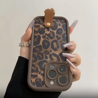 Husă cu imprimeu leopard pentru iPhone cu șnur