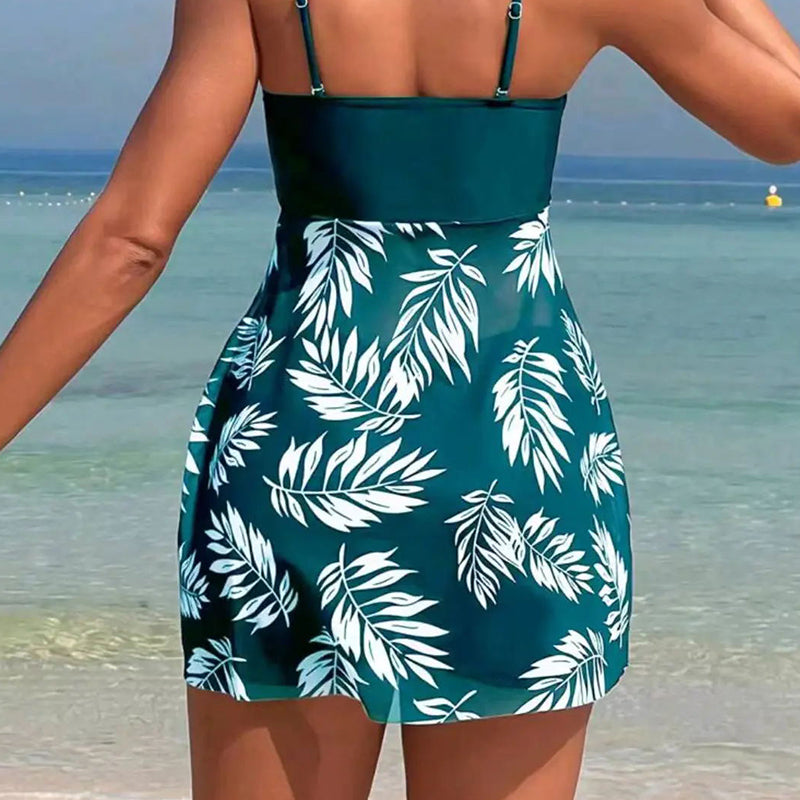 🔥 Set costum de baie două piese – halter cu imprimeu + pantaloni scurti! 🌴 Livrare rapidă în România – comandă acum!