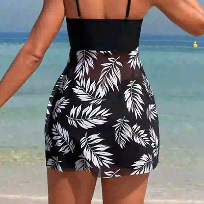 🔥 Set costum de baie două piese – halter cu imprimeu + pantaloni scurti! 🌴 Livrare rapidă în România – comandă acum!