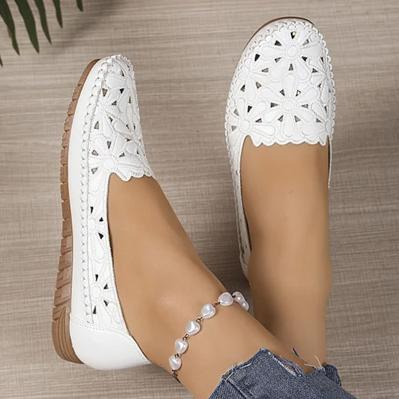 🔥 Pantofi cu model flori – perforați și respirabili – Confort și stil pentru zilele calde. Stoc limitat!