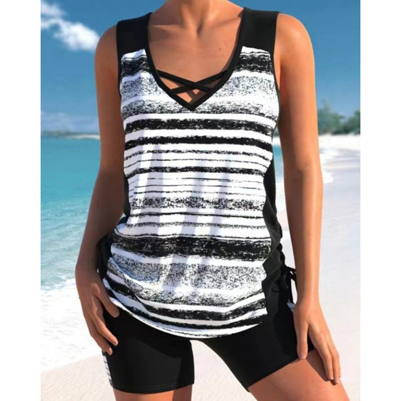 🔥 Costumul de baie tankini care îți dă încredere! 🏊‍♀️ Imprimeu stylish, două piese – perfect pentru plajă sau piscină.