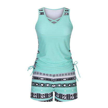 🔥 Costumul de baie tankini care îți dă încredere! 🏊‍♀️ Imprimeu stylish, două piese – perfect pentru plajă sau piscină.
