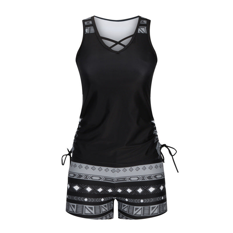 🔥 Costumul de baie tankini care îți dă încredere! 🏊‍♀️ Imprimeu stylish, două piese – perfect pentru plajă sau piscină.