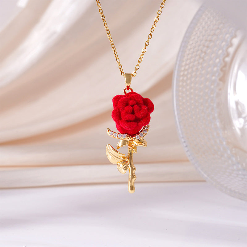 🌹 Eleganță care nu trece niciodată – trandafir roșu din cristal cu finisaj auriu. Plată la livrare! ✨