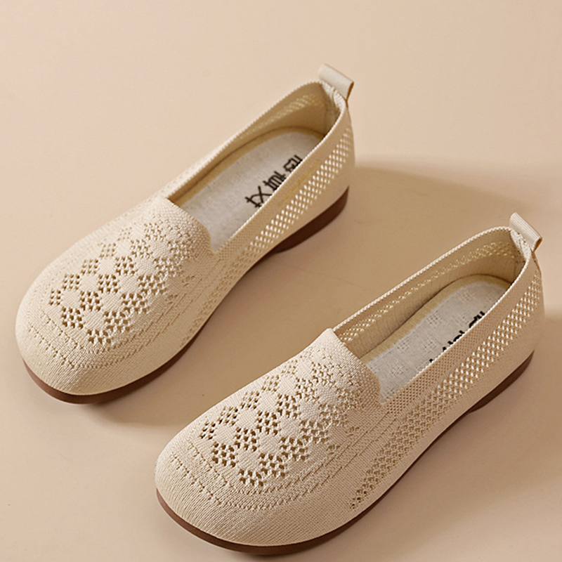 ✨ Papuci comozi fără șireturi – elastici, respirabili și extrem de ușori. Picioarele tale vor mulțumi după orice plimbare! 🧦 Plata ramburs în toată România. ✅ Apasă pe link și rezervă-ți perechea acum!