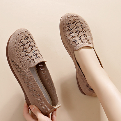 ✨ Papuci comozi fără șireturi – elastici, respirabili și extrem de ușori. Picioarele tale vor mulțumi după orice plimbare! 🧦 Plata ramburs în toată România. ✅ Apasă pe link și rezervă-ți perechea acum!