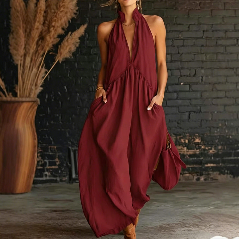 🔥 Rochia maxi care îți dă aer fresh! 🌬️ Guler halter + decolteu în V – perfectă pentru zilele caniculare.