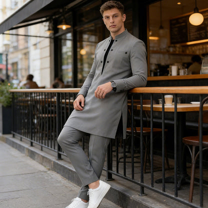 ☕️ Arăți ca 10.000 € cu doar o fracțiune din preț Sacou cu guler înalt + pantaloni asortați – costum modern, complet. 💼 Ideal pentru birou, city break sau o cafea stilată 📦 Stoc România – click pentru ofertă