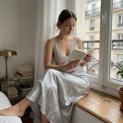 👗 Rochiță de noapte elegantă, cu decolteu în V – fină, confortabilă, perfectă pentru seri romantice. ✨ Plată la livrare!