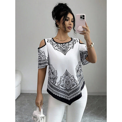 👕 Tricou cu umeri goi în stil boem, cu imprimeu texturat, tiv asimetric și mâneci scurte⬛⬜