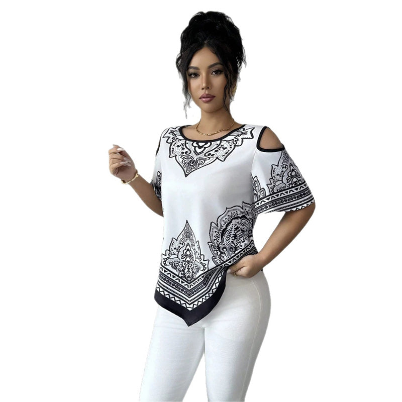 👕 Tricou cu umeri goi în stil boem, cu imprimeu texturat, tiv asimetric și mâneci scurte⬛⬜
